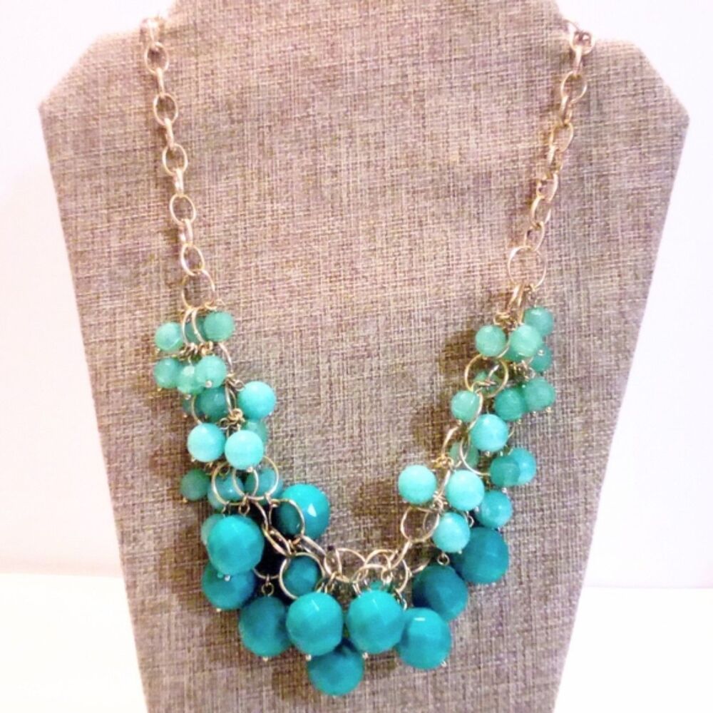 Shades of Green Faceted Acrylic Bead Cluster Statement Necklace *
